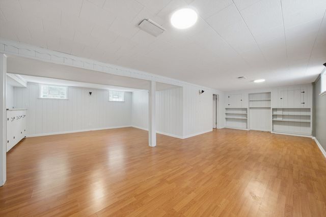 940 N Oak Park Avenue, Oak Park, IL 60302