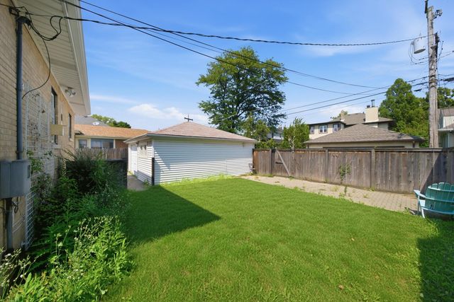 940 N Oak Park Avenue, Oak Park, IL 60302