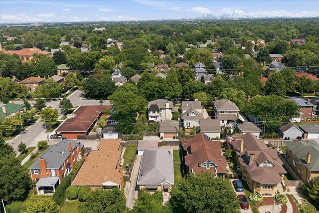 940 N Oak Park Avenue, Oak Park, IL 60302