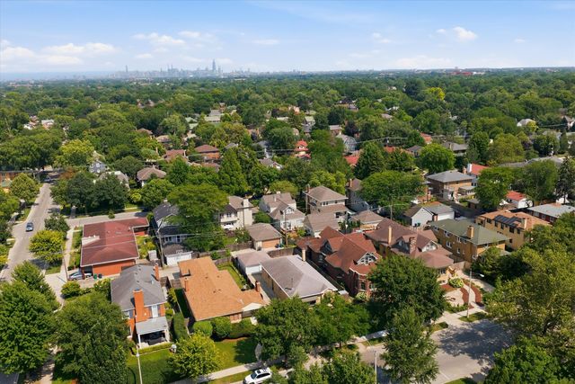 940 N Oak Park Avenue, Oak Park, IL 60302