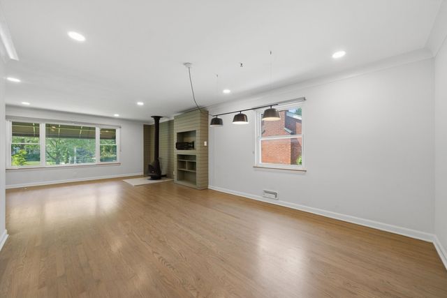 940 N Oak Park Avenue, Oak Park, IL 60302