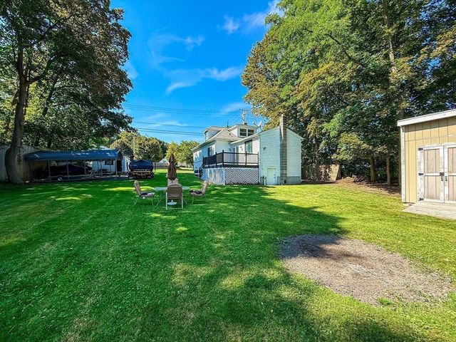 82 Holden St, Worcester, MA 01605