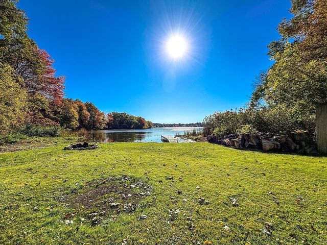 82 Holden St, Worcester, MA 01605