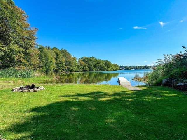 82 Holden St, Worcester, MA 01605