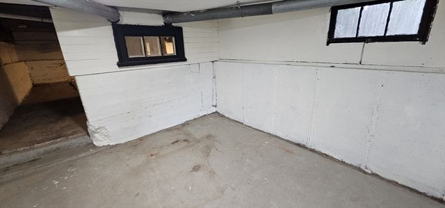 82 Holden St, Worcester, MA 01605