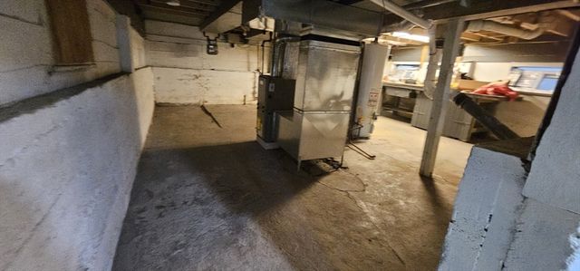 82 Holden St, Worcester, MA 01605