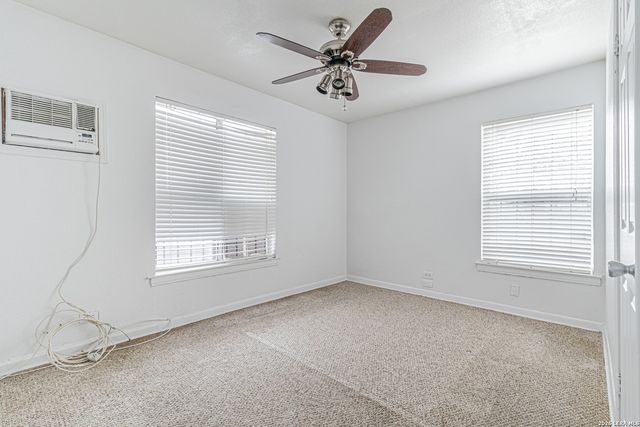 406 Bradford Ave, San Antonio, TX 78228