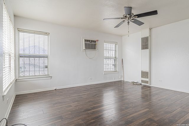 406 Bradford Ave, San Antonio, TX 78228