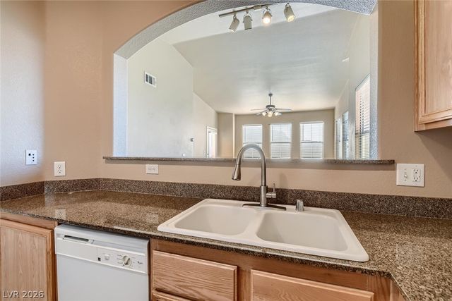 10550 ALEXANDER Road 2080, Las Vegas, NV 89129