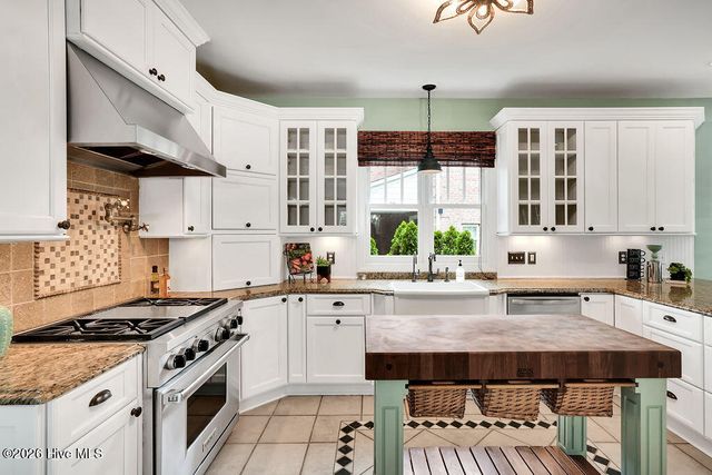 8120 Mason Ridge Lane, Wilmington, NC 28409