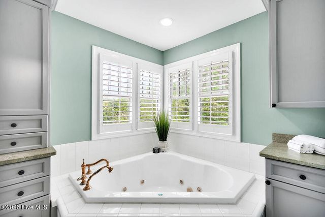 8120 Mason Ridge Lane, Wilmington, NC 28409