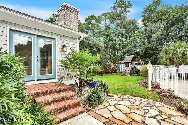 8120 Mason Ridge Lane, Wilmington, NC 28409