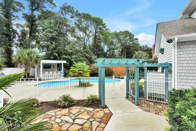 8120 Mason Ridge Lane, Wilmington, NC 28409