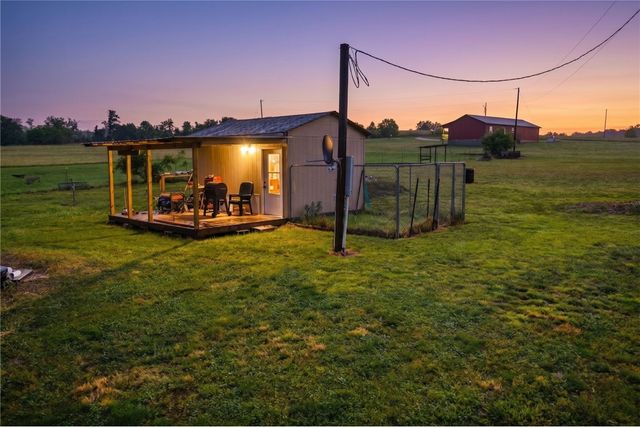 1863 Marion County 4010, Yellville, AR 72687