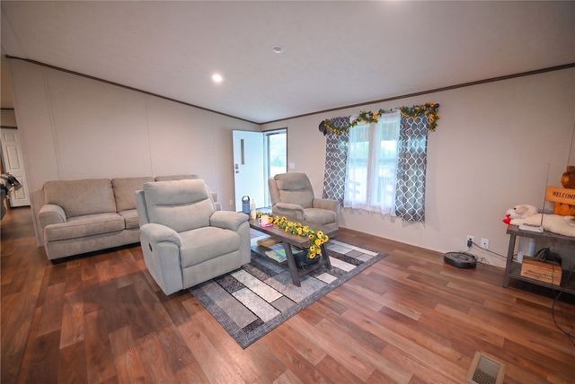 1863 Marion County 4010, Yellville, AR 72687