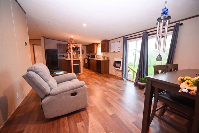 1863 Marion County 4010, Yellville, AR 72687