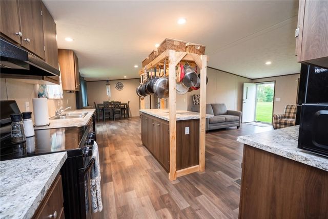 1863 Marion County 4010, Yellville, AR 72687