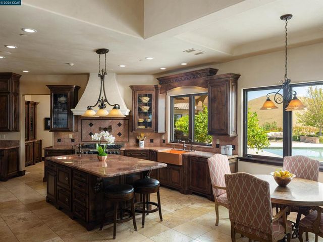 2020 Victorine Rd, Livermore, CA 94551