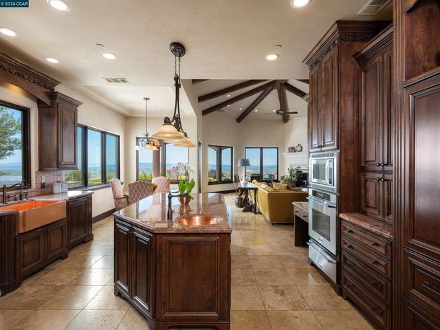 2020 Victorine Rd, Livermore, CA 94551