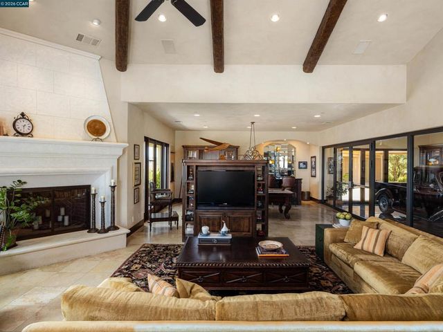 2020 Victorine Rd, Livermore, CA 94551