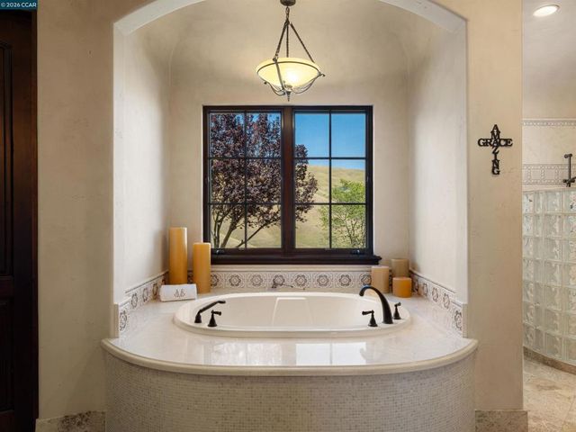2020 Victorine Rd, Livermore, CA 94551