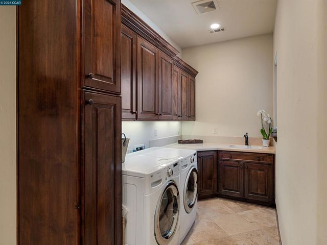 2020 Victorine Rd, Livermore, CA 94551