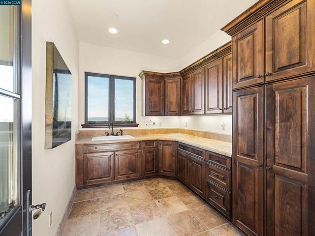 2020 Victorine Rd, Livermore, CA 94551