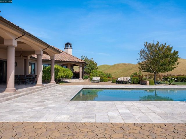 2020 Victorine Rd, Livermore, CA 94551