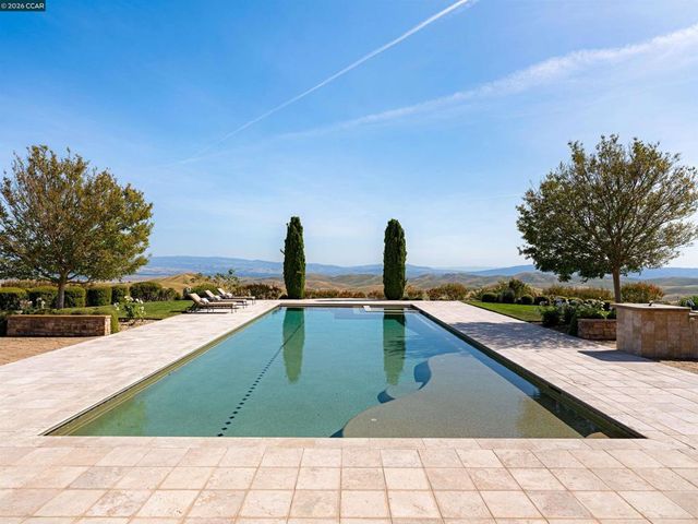 2020 Victorine Rd, Livermore, CA 94551