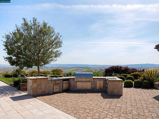2020 Victorine Rd, Livermore, CA 94551