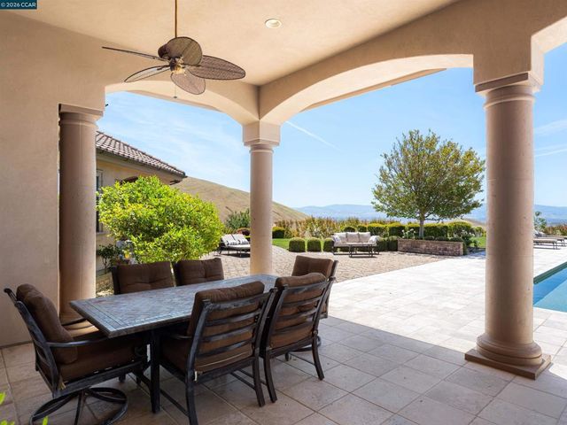 2020 Victorine Rd, Livermore, CA 94551