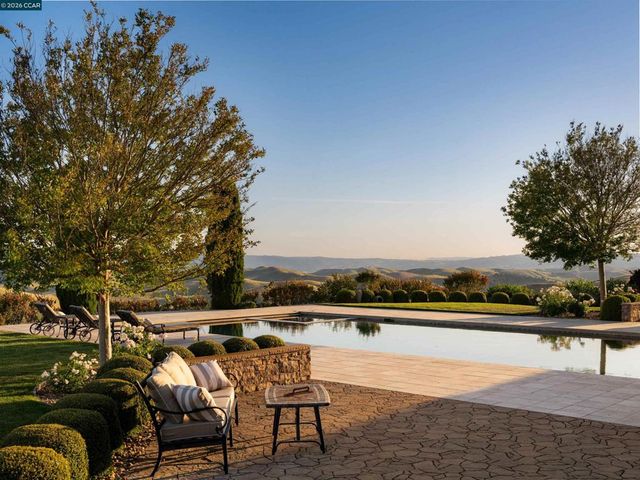 2020 Victorine Rd, Livermore, CA 94551