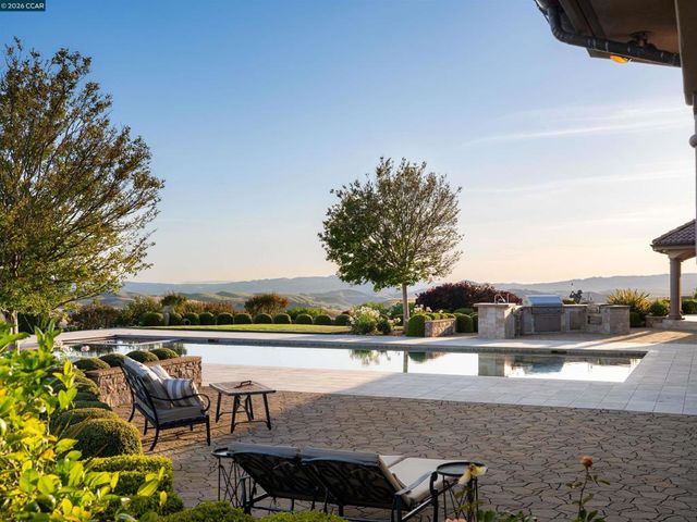 2020 Victorine Rd, Livermore, CA 94551