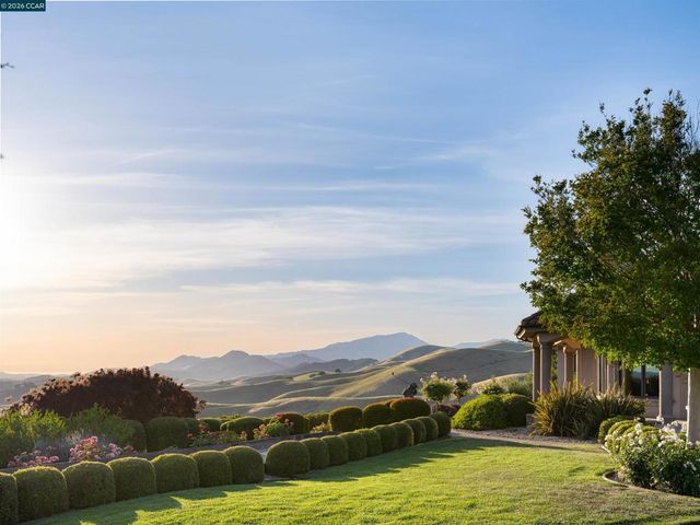 2020 Victorine Rd, Livermore, CA 94551