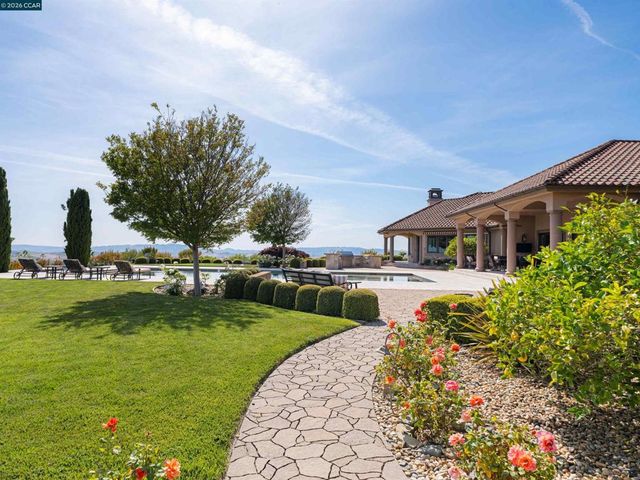 2020 Victorine Rd, Livermore, CA 94551