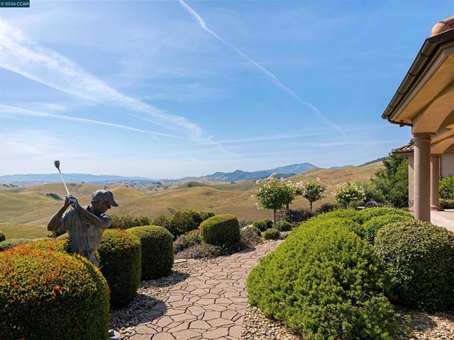 2020 Victorine Rd, Livermore, CA 94551