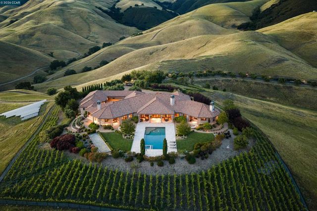 2020 Victorine Rd, Livermore, CA 94551