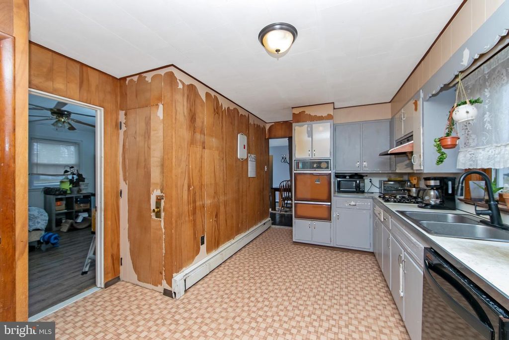 Image 10 of property listing at 15 SPRING ST, Pine Hill, NJ 08021