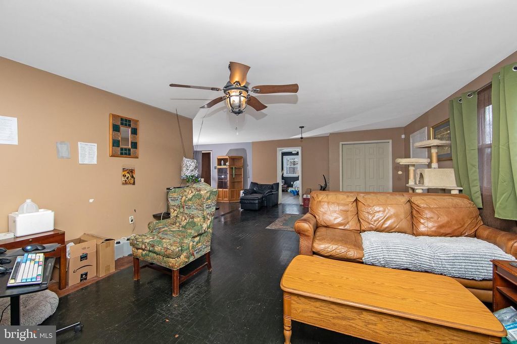 Image 4 of property listing at 15 SPRING ST, Pine Hill, NJ 08021