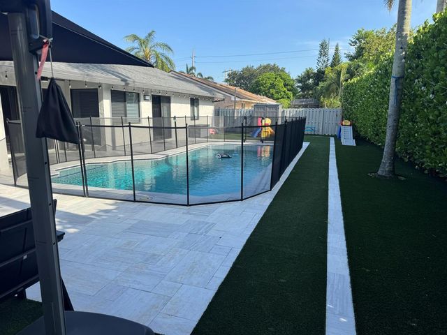 1341 NW WHITE STONE Way, Davie, FL 33325