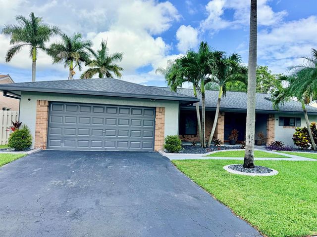 1341 NW WHITE STONE Way, Davie, FL 33325