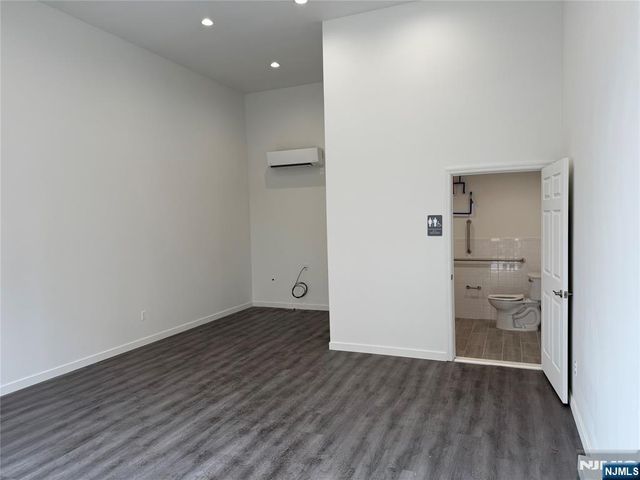 225-233 Central Avenue Store 3, East Orange, NJ 07018