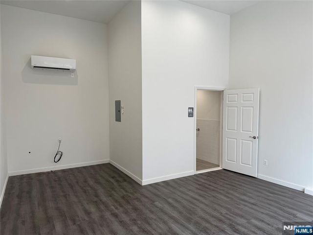 225-233 Central Avenue Store 3, East Orange, NJ 07018