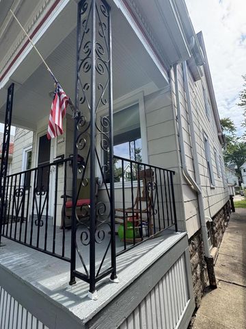 3222 N Newhall STREET, Milwaukee, WI 53211
