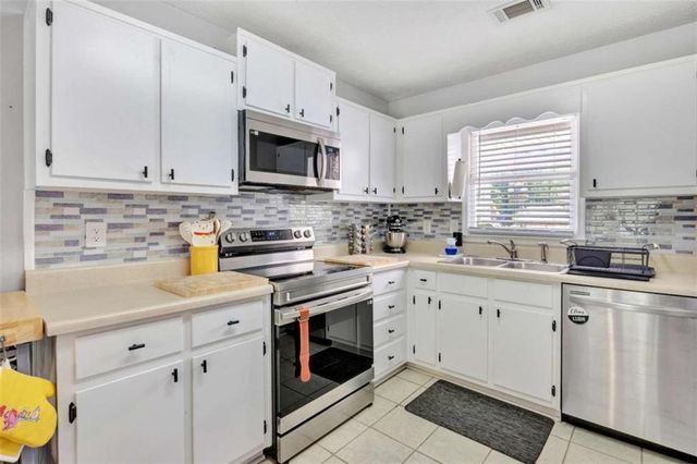 1920 Heritage Place, Conyers, GA 30094