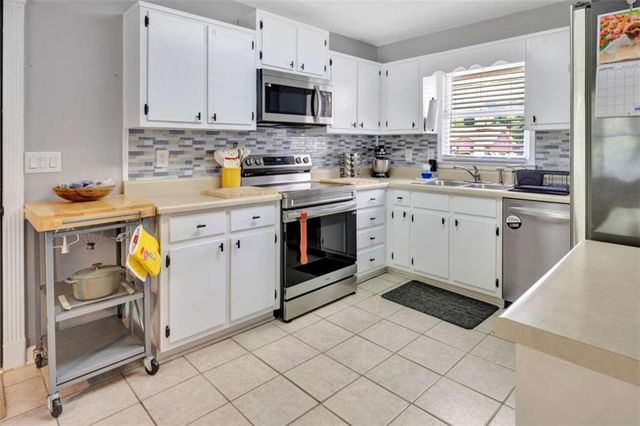 1920 Heritage Place, Conyers, GA 30094