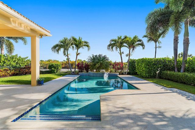 1715 W Hemingway Drive, Juno Beach, FL 33408