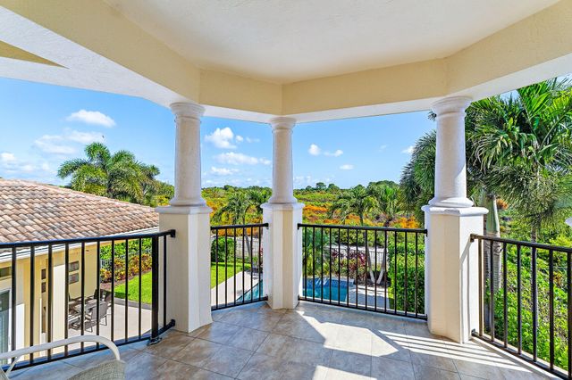 1715 W Hemingway Drive, Juno Beach, FL 33408
