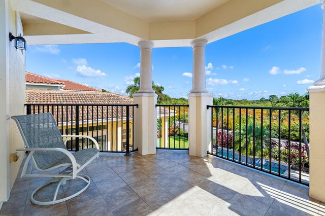 1715 W Hemingway Drive, Juno Beach, FL 33408