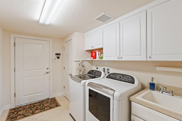 1715 W Hemingway Drive, Juno Beach, FL 33408